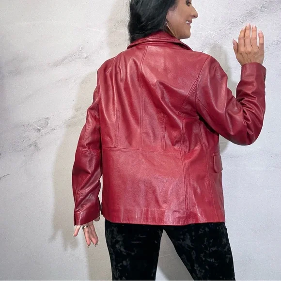Chic Women's Red Leather Blazer - Picture 3 of 6